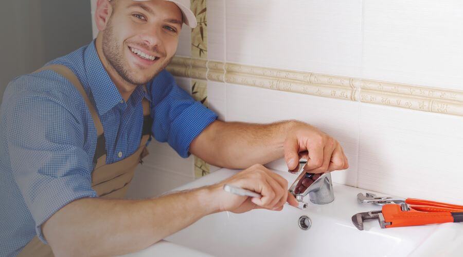 Professional clogged drains services in Redmon, IL